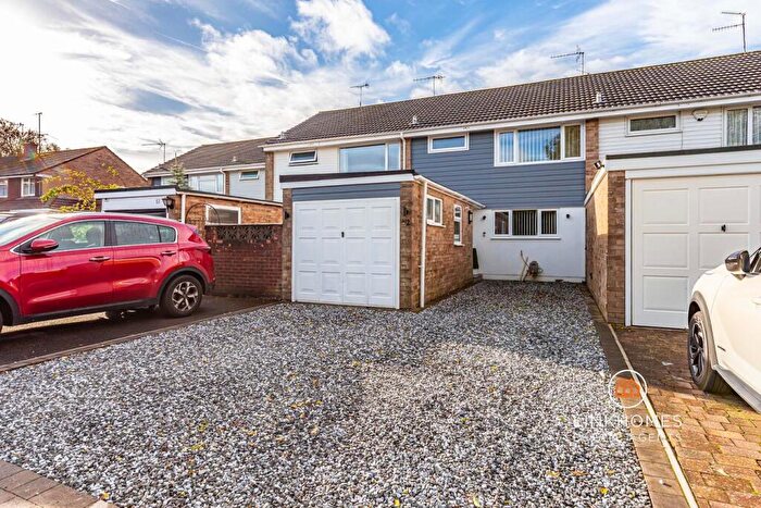 3 Bedroom Terraced House For Sale In Collwood Close, Poole, BH15