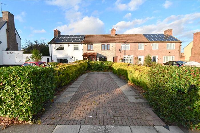 2 Bedroom Terraced House For Sale In Commonfield Road, Woodchurch, Wirral, CH49