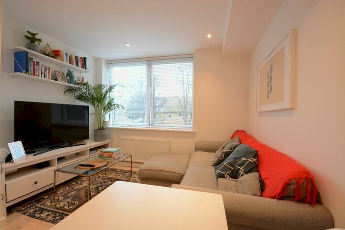 1 Bedroom Flat To Rent In St. Johns Road, Isleworth, TW7