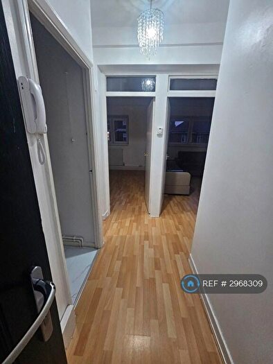 1 Bedroom Flat To Rent In Rogers Estate, London, E2