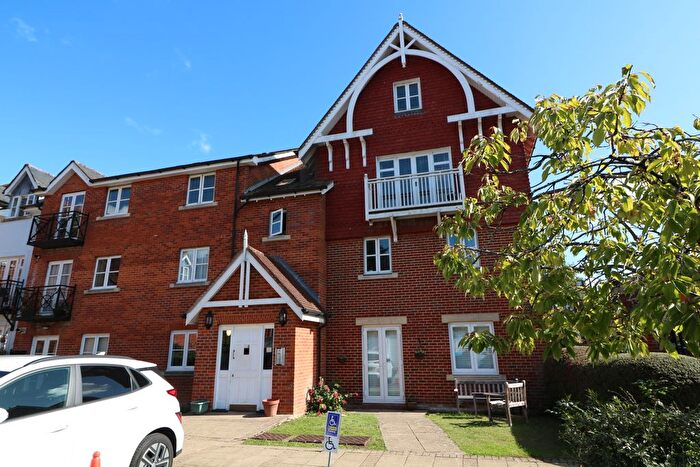 2 Bedroom Flat To Rent In Townfield Court, Dorking, RH4