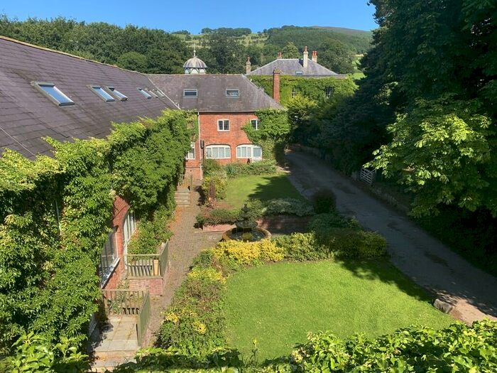 1 Bedroom Flat To Rent In Coach House Mews, Llanrhydd, LL15