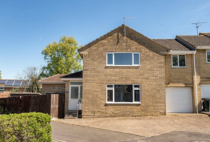 4 Bedroom End Terrace House For Sale In Waveney Road, Keynsham, Bristol, Somerset, BS31