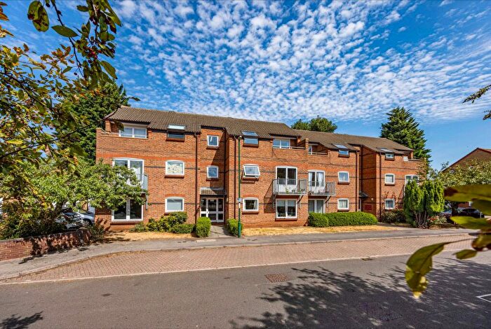 2 Bedroom Flat To Rent In Tonnelier Road, Nottingham, NG7