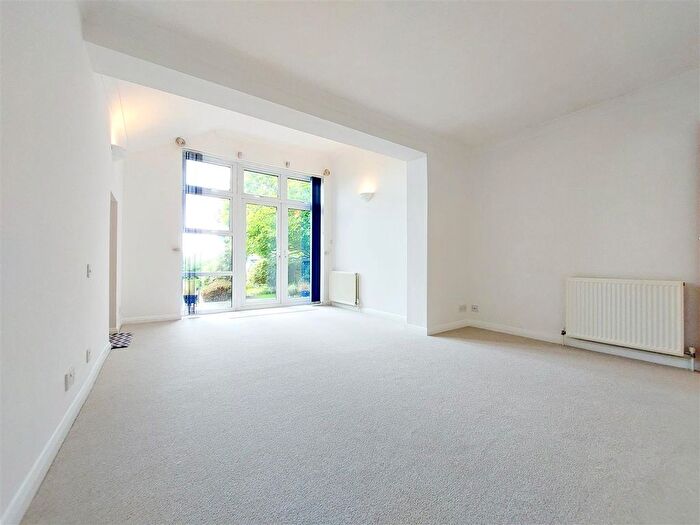 2 Bedroom Detached Bungalow For Sale In Chyngton Lane North, Seaford, BN25