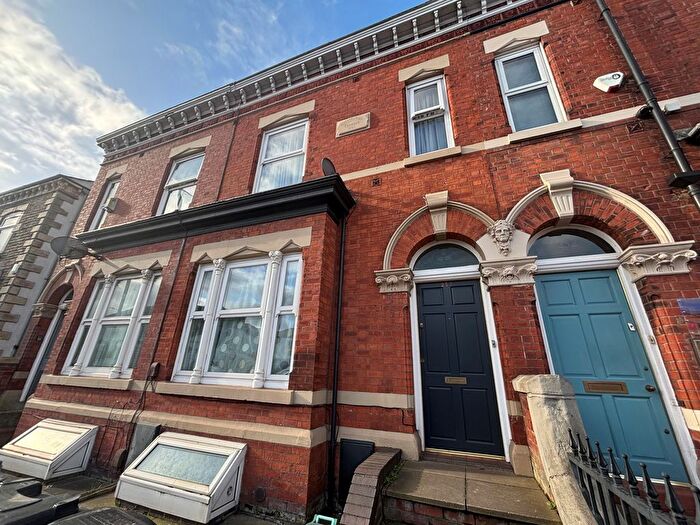 6 Bedroom Property To Rent In Wellington Road South, Stockport, SK2