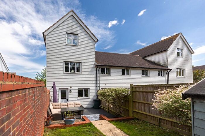 3 Bedroom End Of Terrace House For Sale In Lancaster Close, Hamstreet, Ashford, TN26