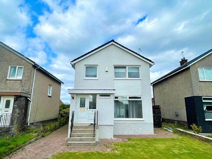 3 Bedroom Flat To Rent In Crossmyloof Gardens, Glasgow, G41