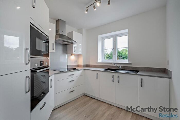 2 Bedroom Apartment For Sale In Bilton Road, Rugby, CV22