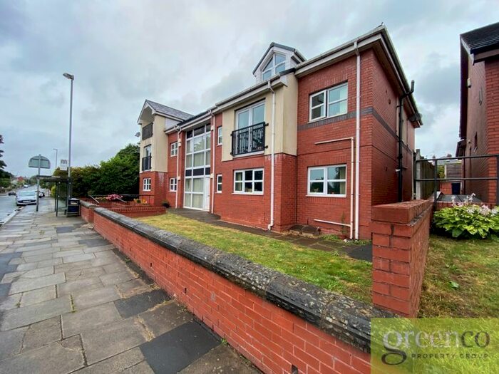 2 Bedroom Flat To Rent In Bury &amp; Rochdale Old Road, Bury, BL9