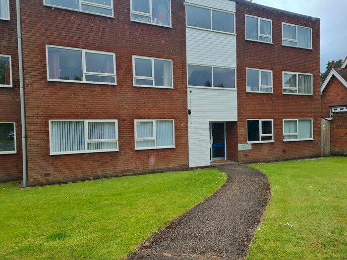 2 Bedroom Flat To Rent In Middleton Hall Road, Birmingham, B30