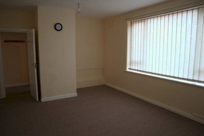 1 Bedroom Flat To Rent In Station Road, , New Milton, BH25