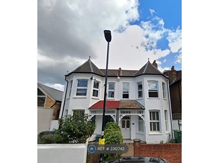 2 Bedroom Flat To Rent In St Kilda Road, London, W13