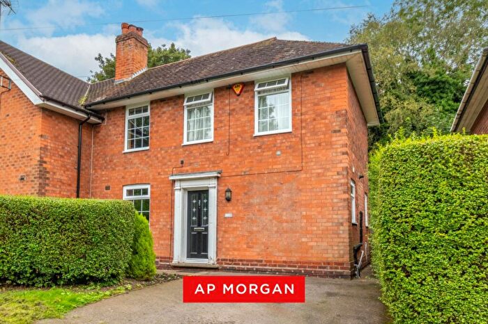 3 Bedroom Semi Detached House For Sale In Castle Road, Birmingham, West Midlands, B29