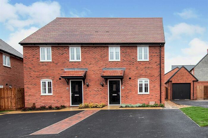 3 Bedroom Semi-Detached House To Rent In Holden Close, Biddenham, Bedford, MK40