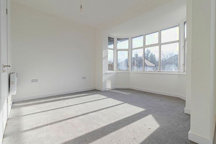 Studio To Rent In Hall Lane, London, NW4