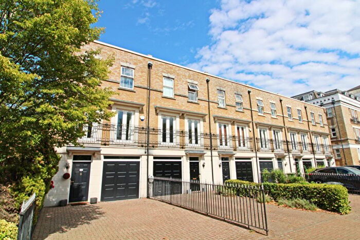 4 Bedroom Town House For Sale In St Martins Lane, Langley Park, Beckenham, BR3