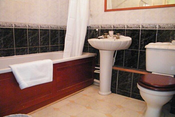 1 Bedroom Flat To Rent In - Widmore Road, Bromley, BR1