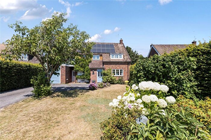 3 Bedroom Detached House For Sale In Crabtree Gardens, Headley, Hampshire, GU35