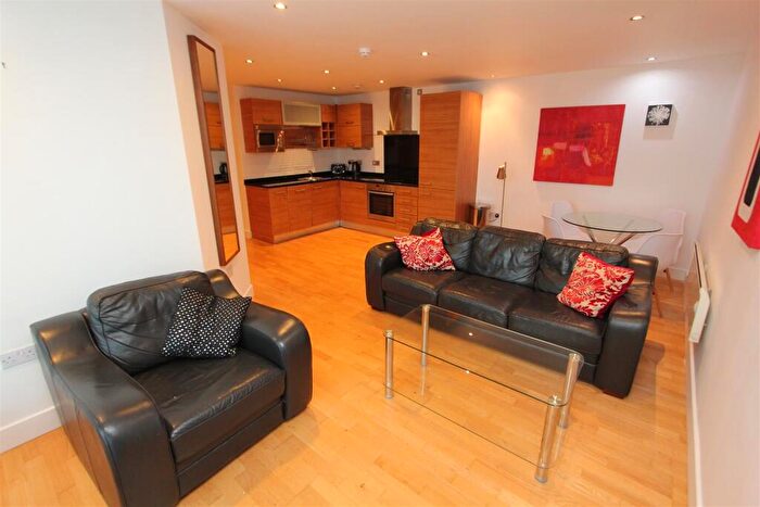 2 Bedroom Flat To Rent In La Salle, Leeds Dock, LS10