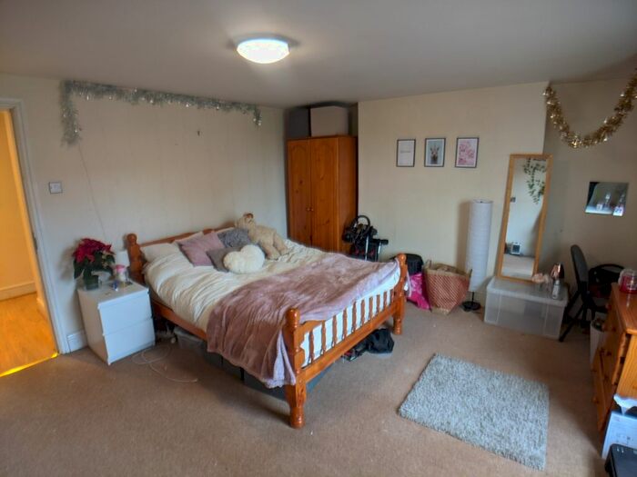 2 Bedroom Flat To Rent In Mauldeth Road West, Withington, Manchester, M20