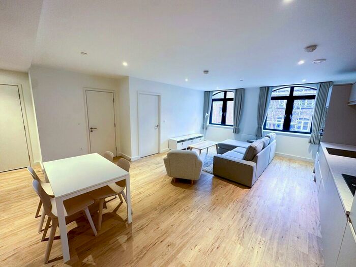 2 Bedroom Apartment To Rent In Devonshire House, Leeds, LS1