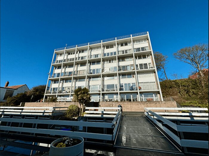 2 Bedroom Apartment To Rent In Undercliff, Wolsey Gardens, Felixstowe, IP11