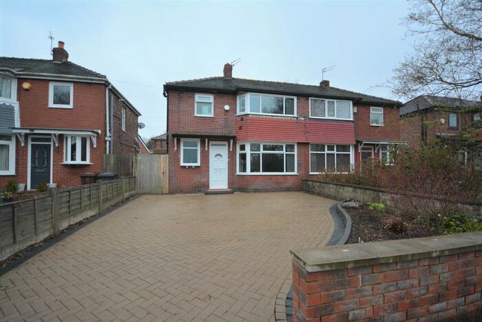 3 Bedroom Property To Rent In Thatch Leach Lane, Whitefield, Manchester, M45
