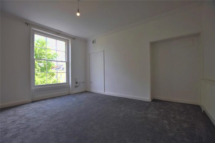 3 Bedroom Flat To Rent In Brunswick Square, Gloucester, Gloucestershire, GL1