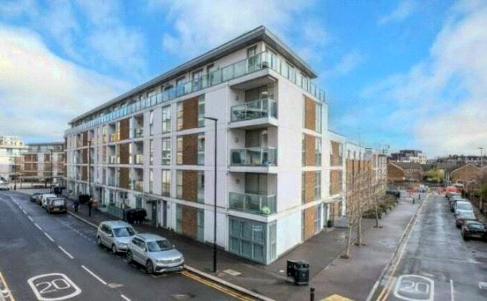 2 Bedroom Flat To Rent In Sir Walter Raleigh Court, Banning Street, London, SE10