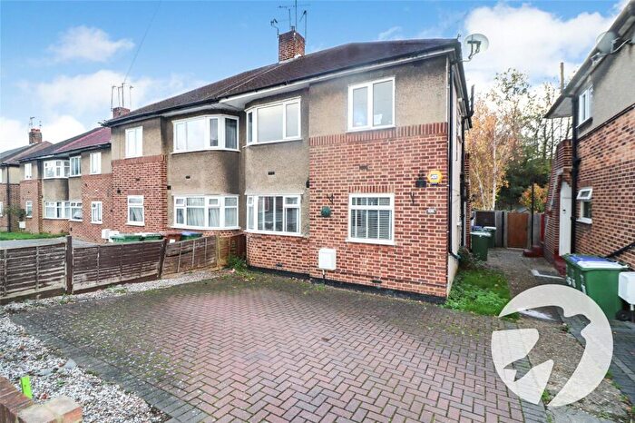 2 Bedroom Maisonette For Sale In Eversley Avenue, Barnehurst, DA7
