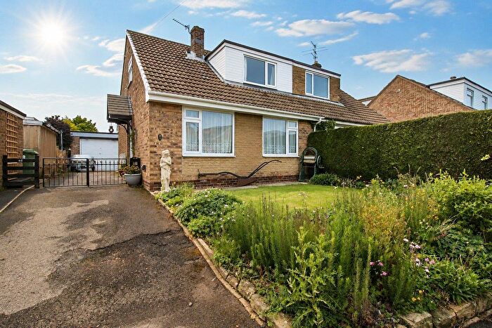 3 Bedroom Semi-Detached Bungalow For Sale In Cumbrian Way, Wakefield, WF2