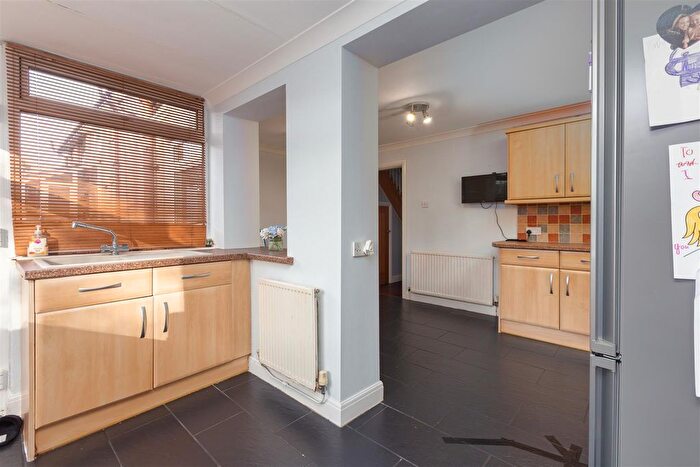 3 Bedroom Semi-Detached House For Sale In Woodlands Road, Lancaster, LA1