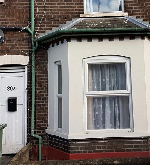 1 Bedroom Terraced House To Rent In Crawley Road, Luton, Bedfordshire, LU1