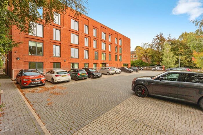 1 Bedroom Flat For Sale In Buxton Road, Stockport, Cheshire, SK2