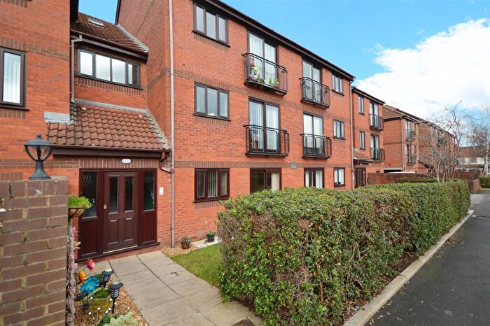 2 Bedroom Apartment For Sale In Beechmount Court, Hengrove, Bristol, BS14