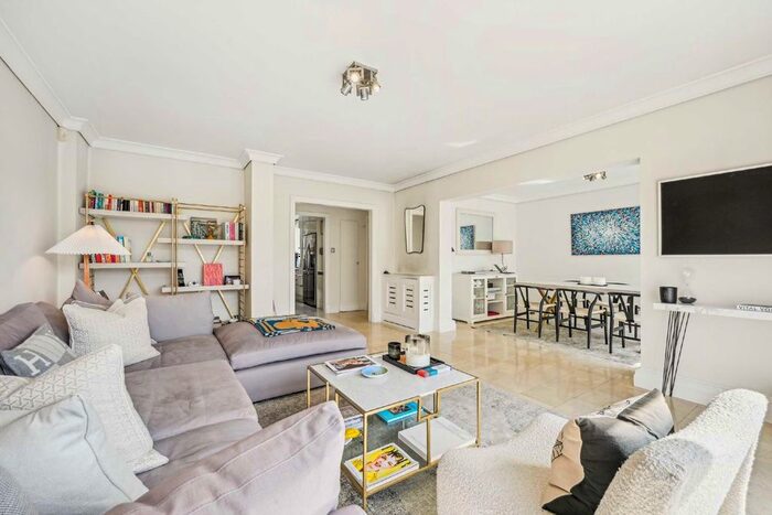 2 Bedroom Flat To Rent In Hans Place, London, SW1X