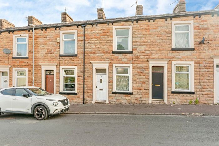 3 Bedroom Terraced House For Sale In Piccadilly Road, Burnley, Lancashire, BB11