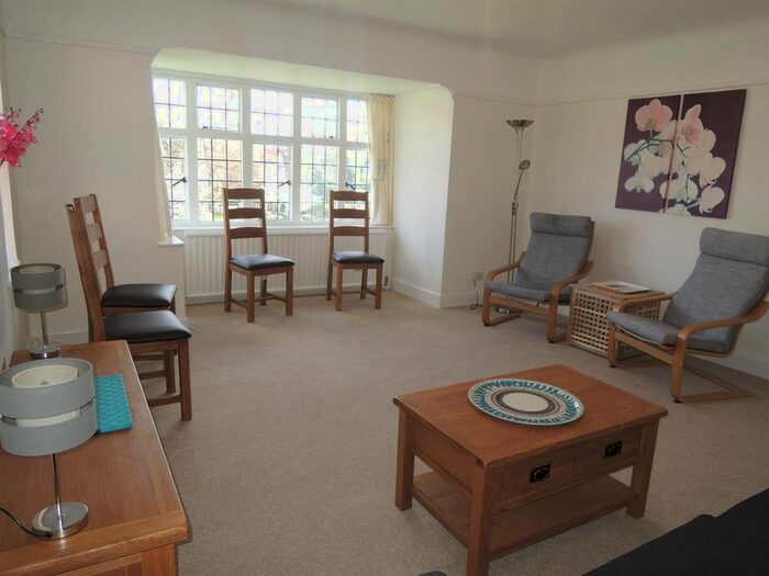 2 Bedroom Flat To Rent In Devon Court, Links Road, West Acton, W3