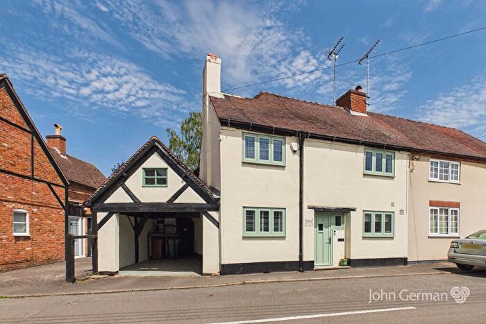 4 Bedroom Semi-Detached House For Sale In Bells End Road, Walton-on-Trent, DE12