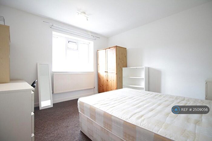4 Bedroom Flat To Rent In Welford Court, London, NW1