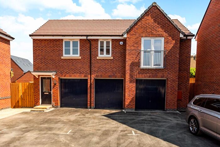 2 Bedroom Detached House To Rent In Claypit Grove Gloucester Road, GL51