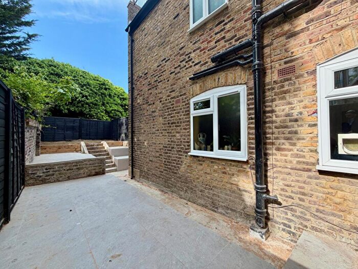 1 Bedroom Flat To Rent In St John's Villas, Archway, N19