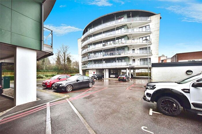 3 Bedroom Flat For Sale In Tovil, Maidstone, Kent, ME15