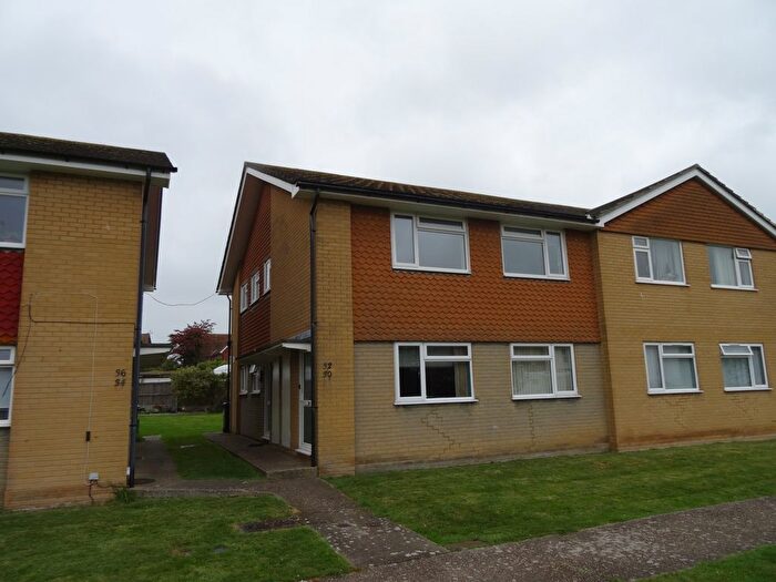 2 Bedroom Maisonette To Rent In Glebe Way, Whitstable, CT5