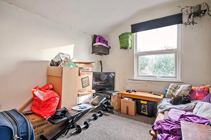 3 Bedroom Terraced House For Sale In Glenwood Road, London, N15