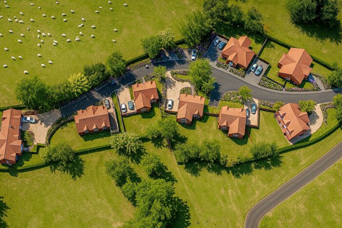 2 Bedroom Detached Bungalow For Sale In Mayfield Farm, B95