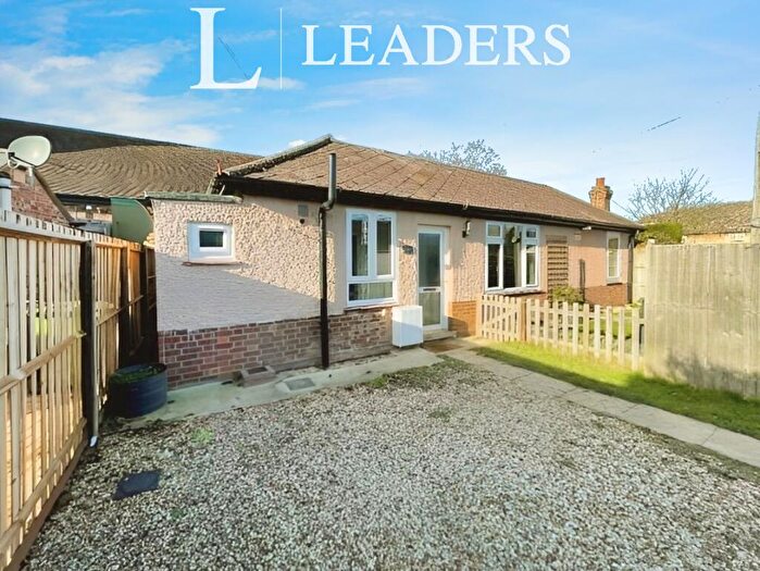 2 Bedroom Cottage To Rent In Grove Lane, Longthorpe, PE3