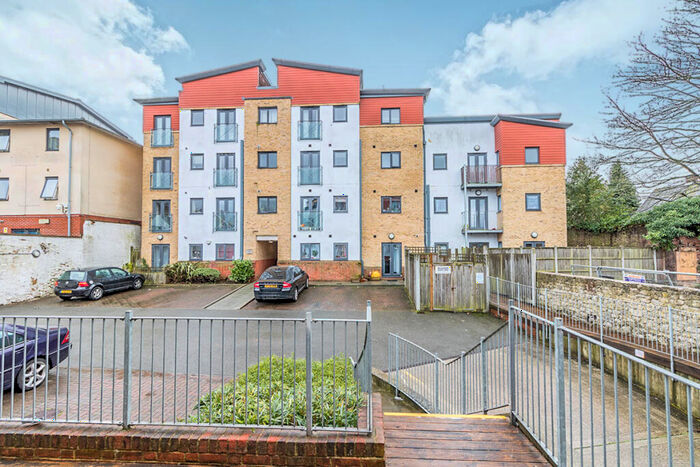 2 Bedroom Flat To Rent In Knightrider Street, Maidstone, Kent, ME15