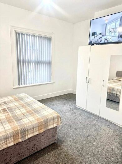 3 Bedroom Terraced House To Rent In Fife Street, Northampton, NN5